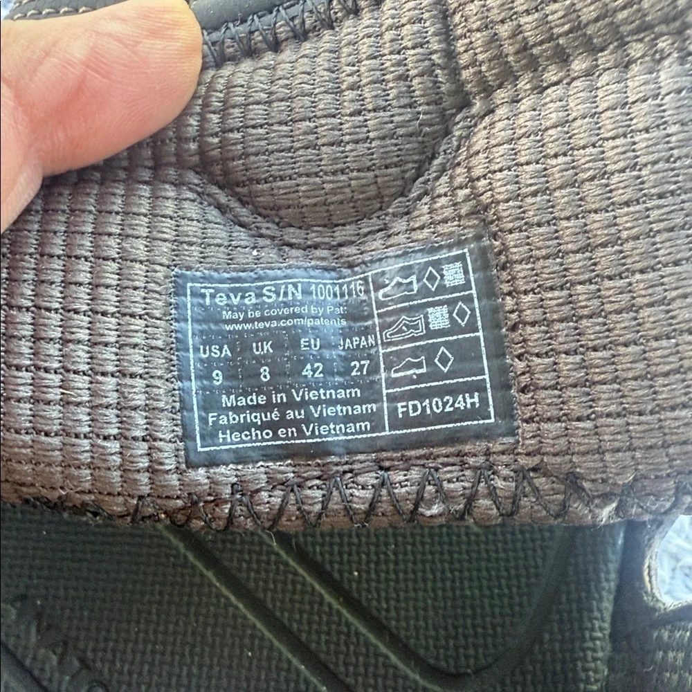 Teva Men’s 9 Dark Gray Sandals hiking sandals